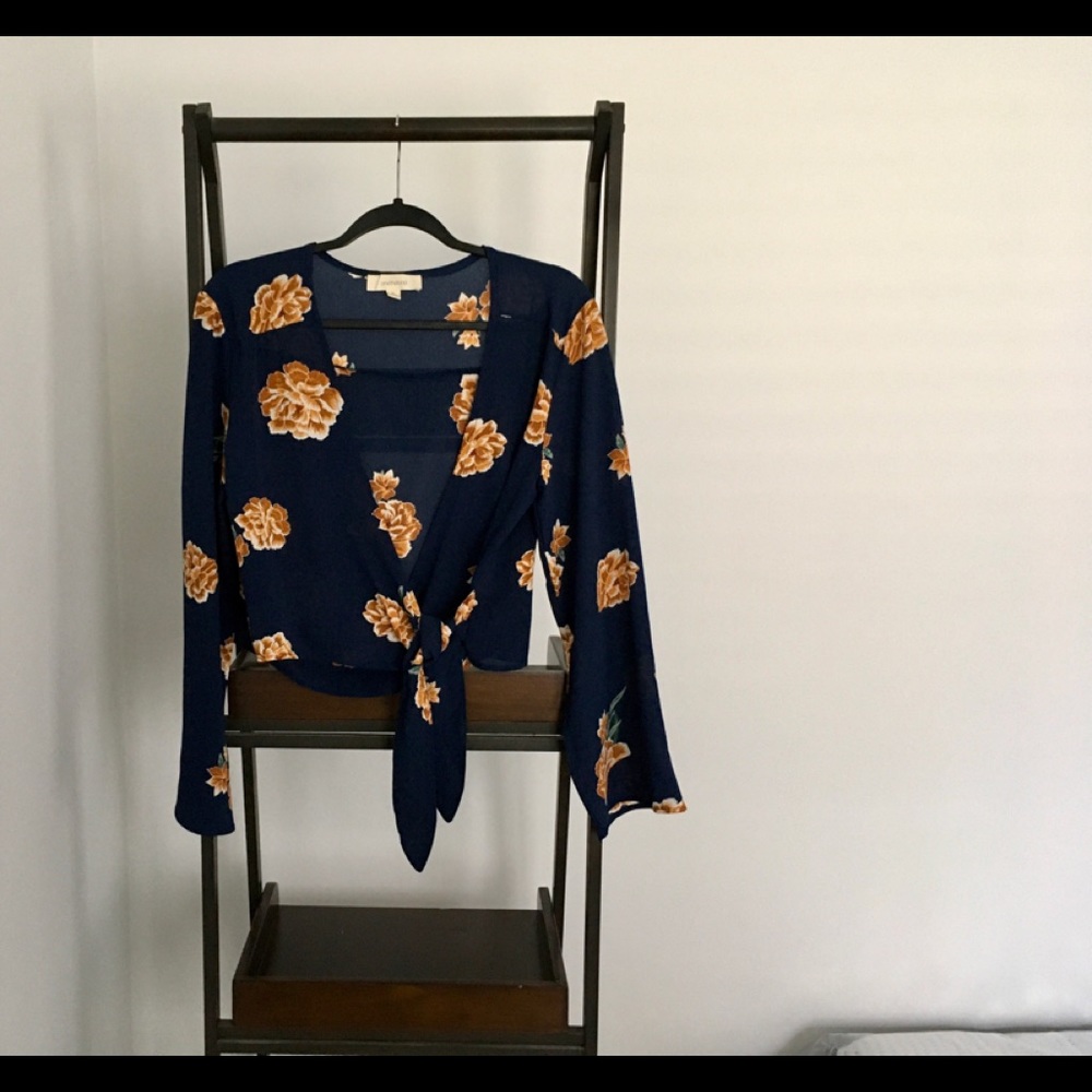 Onetheland Long Sleeve Cropped Wrap